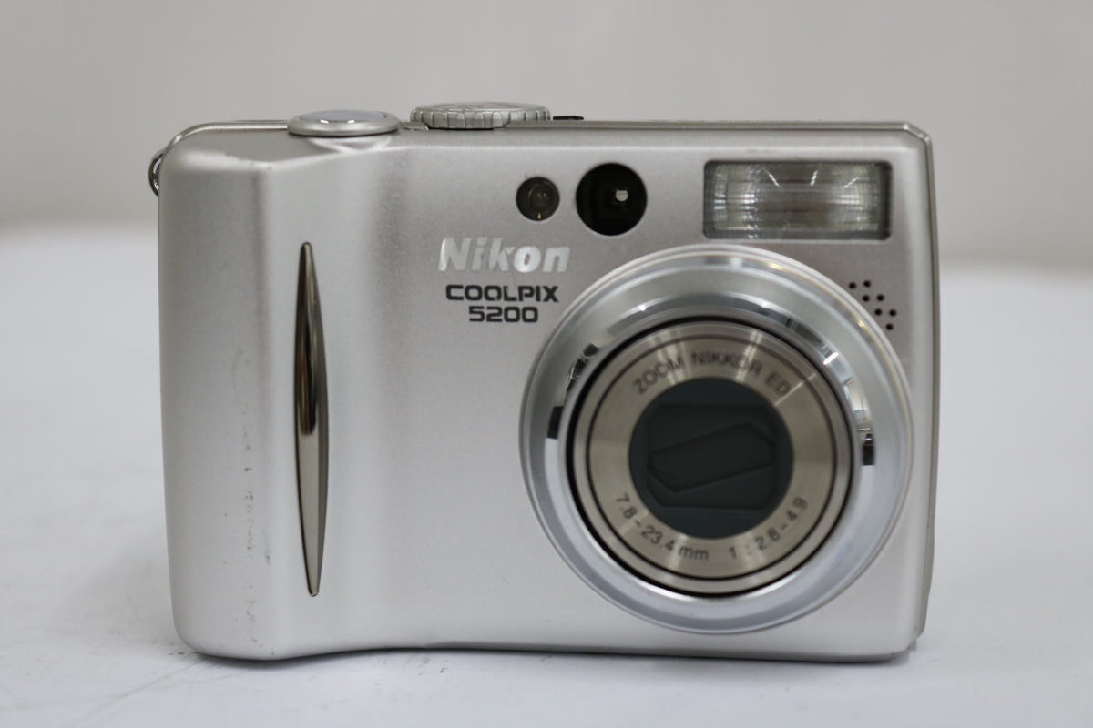 ニコン Nikon COOLPIX 5200 バッテリー付き コンパクトデジタルカメラ 2