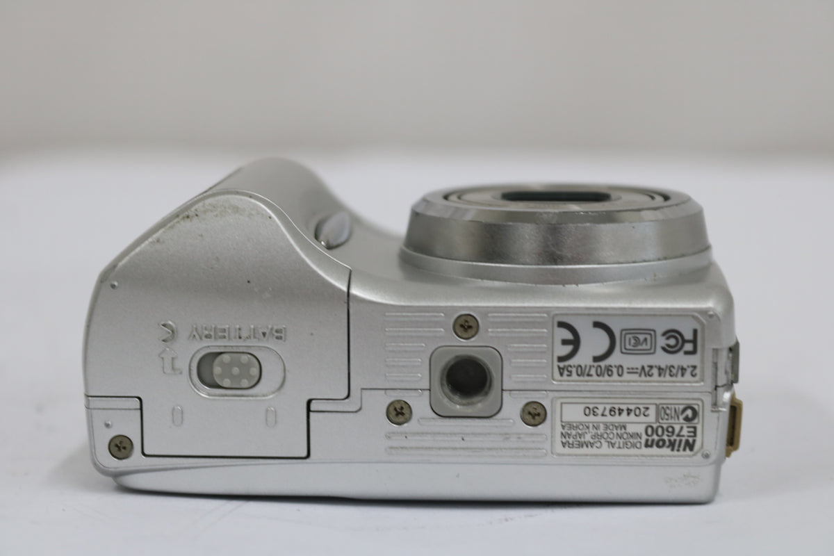 ニコン Nikon COOLPIX 7600 コンパクトデジタルカメラ 7