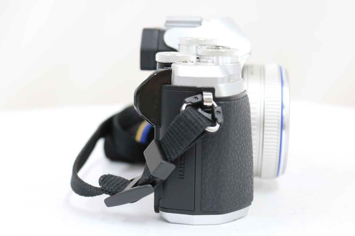 【シャッター11159回】オリンパス Olympus OM-D M.ZUIKO DIGITAL 17mm F2.8 ミラーレス一眼 3