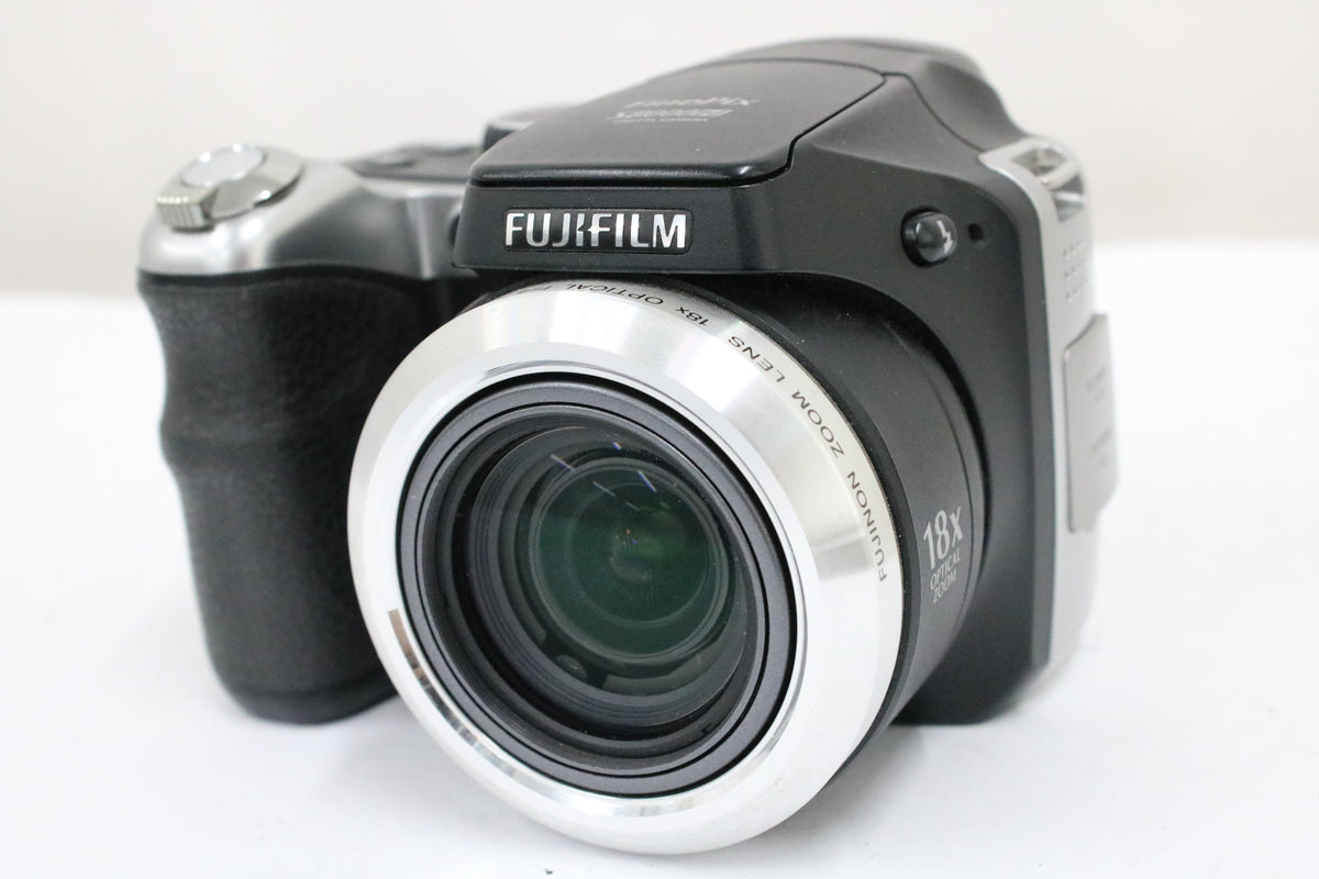 【便利な単三電池で使用可】フジフィルム Fujifilm Finepix S8000fd 18x ブラック コンパクトデジタルカメラ 1