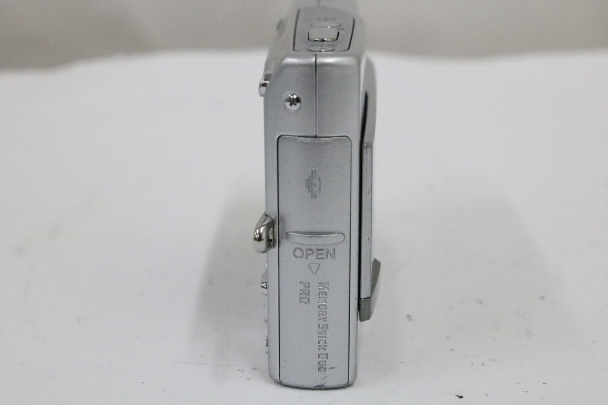 ソニー Sony Cyber-shot DSC-T9 3x バッテリー付き コンパクトデジタルカメラ 3