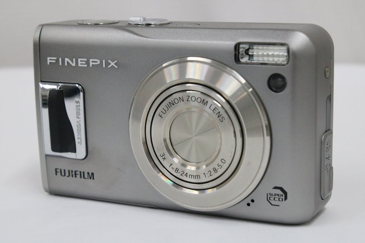 フジフィルム Fujifilm FINEPIX F31fd 3x コンパクトデジタルカメラ 1