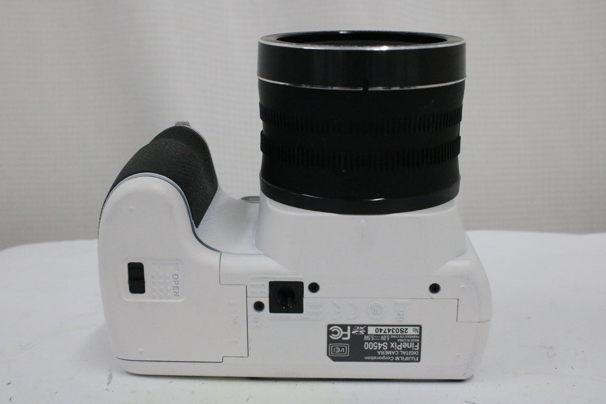 【便利な単三電池で使用可】フジフィルム Fujifilm FINEPIX S 30x ホワイト コンパクトデジタルカメラ 7