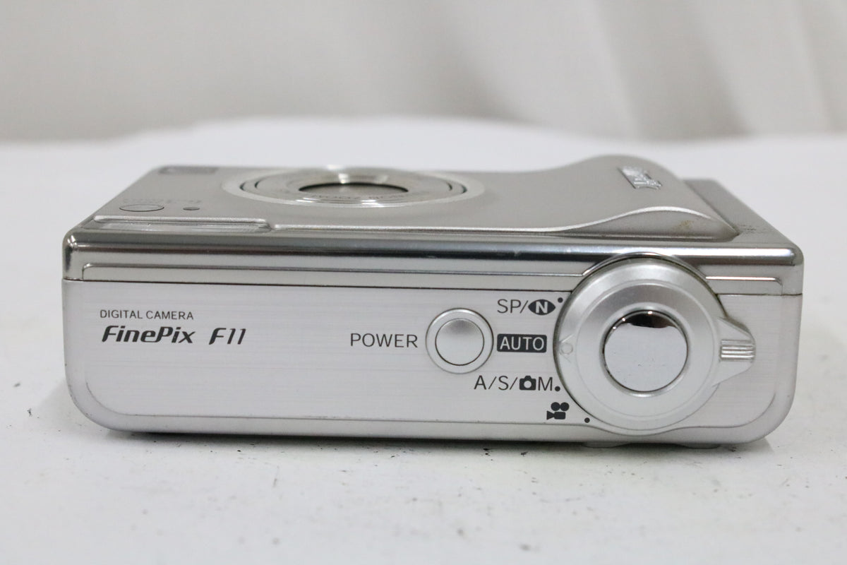 フジフィルム Fujifilm Finepix F11 バッテリー付き コンパクトデジタルカメラ 6