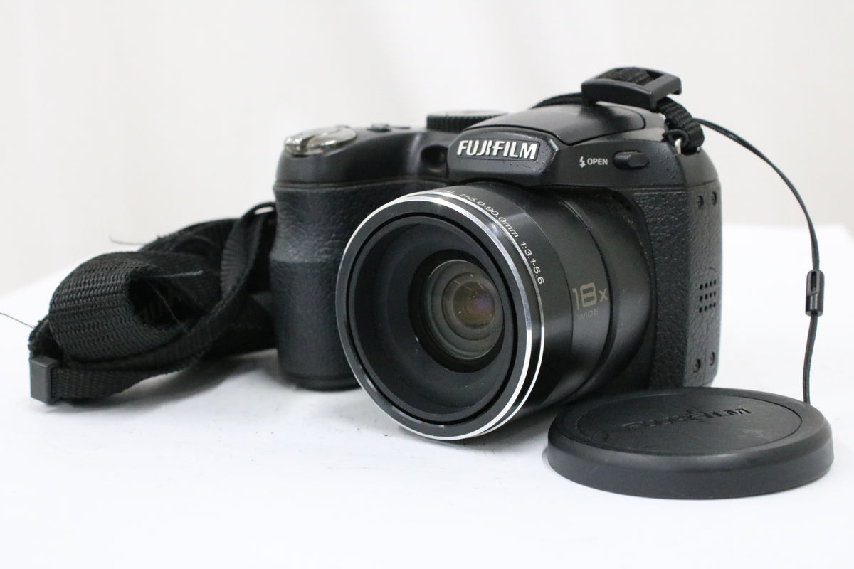 【便利な単三電池で使用可】フジフィルム Fujifilm FINEPIX S2500HD 18x ブラック コンパクトデジタルカメラ 1