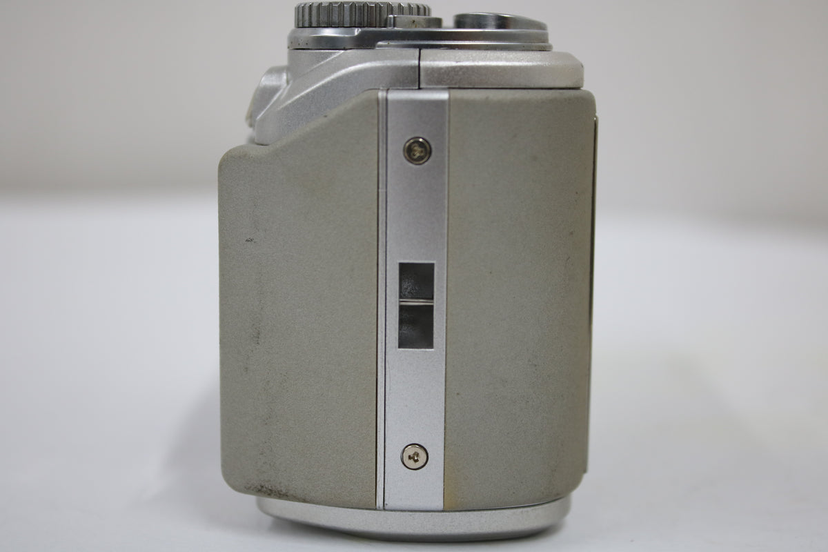 【便利な単三電池で使用可】フジフィルム Fujifilm FINEPIX E500 3.2x コンパクトデジタルカメラ 5