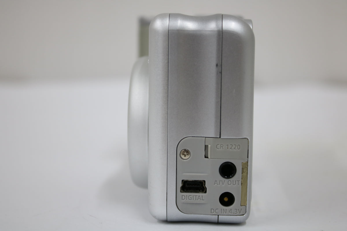 【便利な単三電池で使用可】キャノン Canon PowerShot A70 3x コンパクトデジタルカメラ 3
