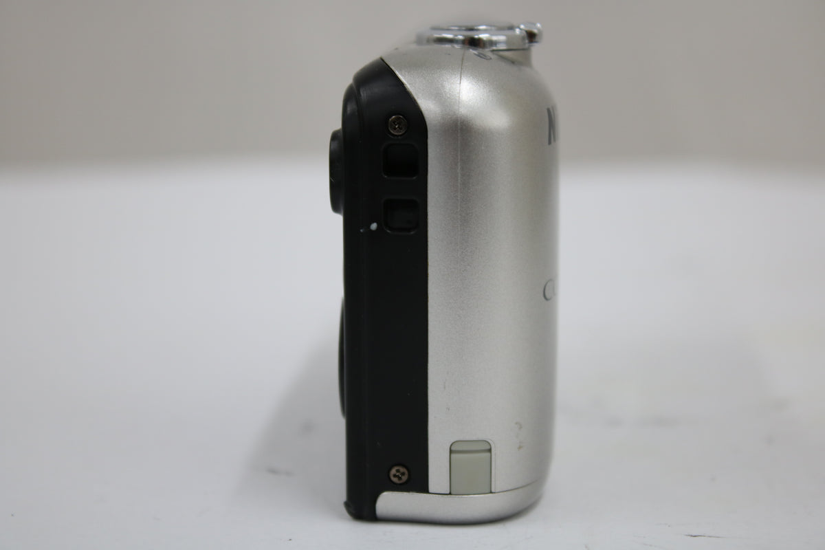 【便利な単三電池で使用可】ニコン Nikon COOLPIX A10 コンパクトデジタルカメラ 3