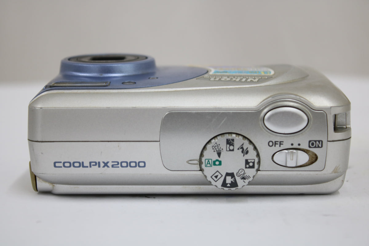 【便利な単三電池で使用可】ニコン Nikon COOLPIX 2000 コンパクトデジタルカメラ 6