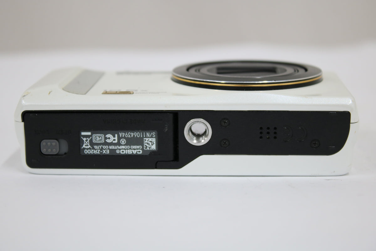 カシオ Casio EXILIM EX-ZR200 12.5x ホワイト バッテリー付き コンパクトデジタルカメラ 7