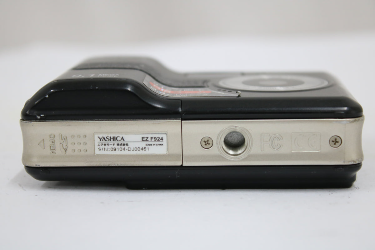 【便利な単三電池で使用可】ヤシカ Yashica EZ F924 ブラック コンパクトデジタルカメラ 7