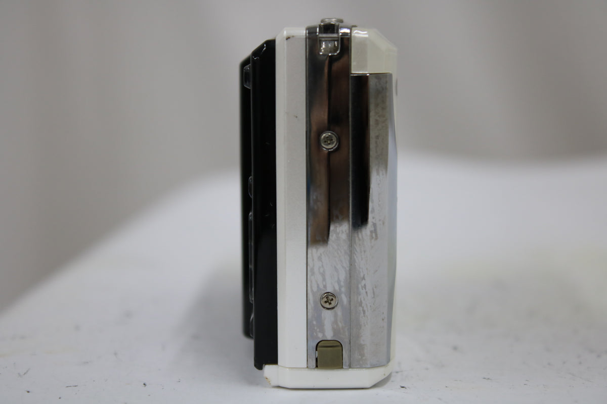 【便利な単三電池で使用可】オリンパス Olympus FE-46 5x ホワイト コンパクトデジタルカメラ 3