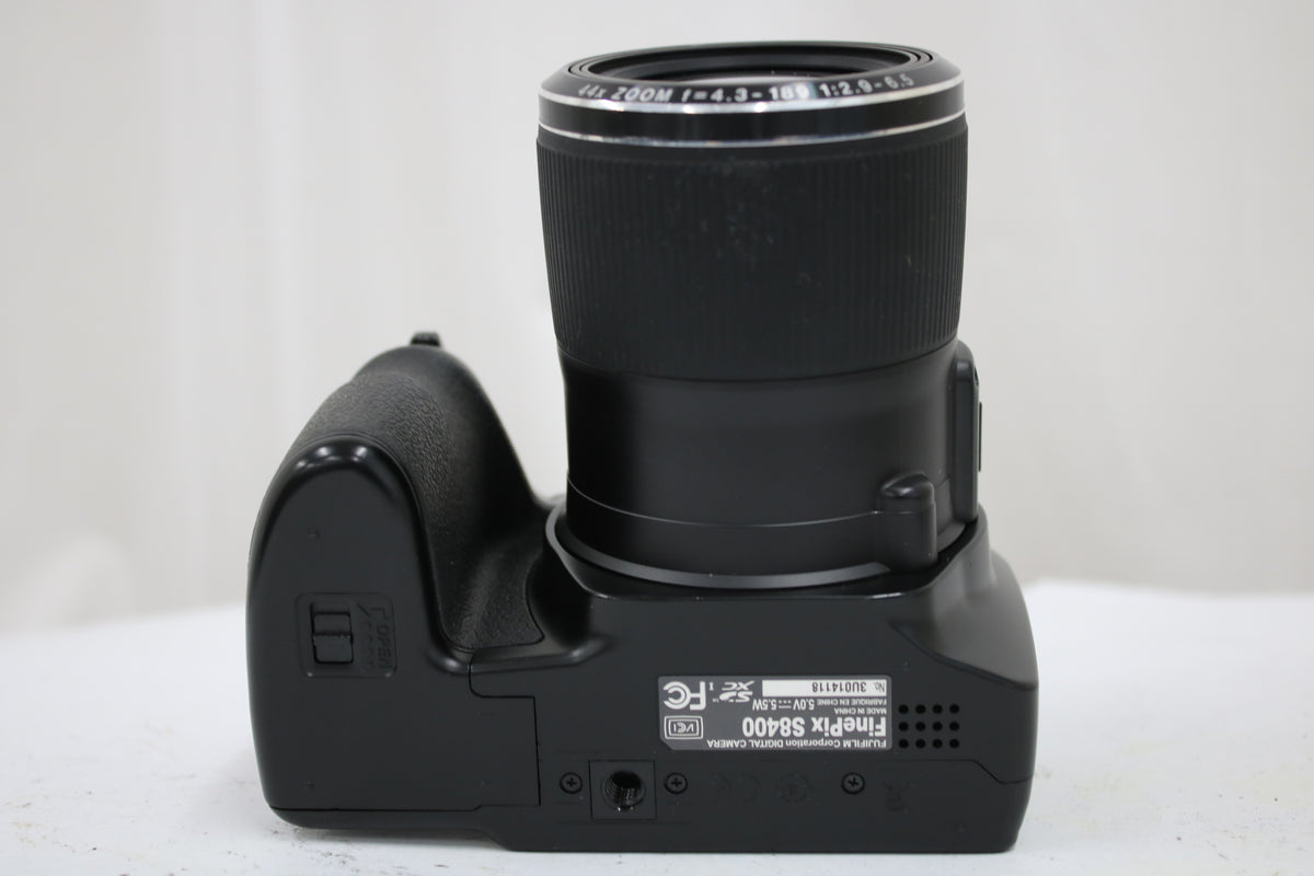 【便利な単三電池で使用可】フジフィルム Fujifilm FINEPIX S ブラック 44x コンパクトデジタルカメラ 7