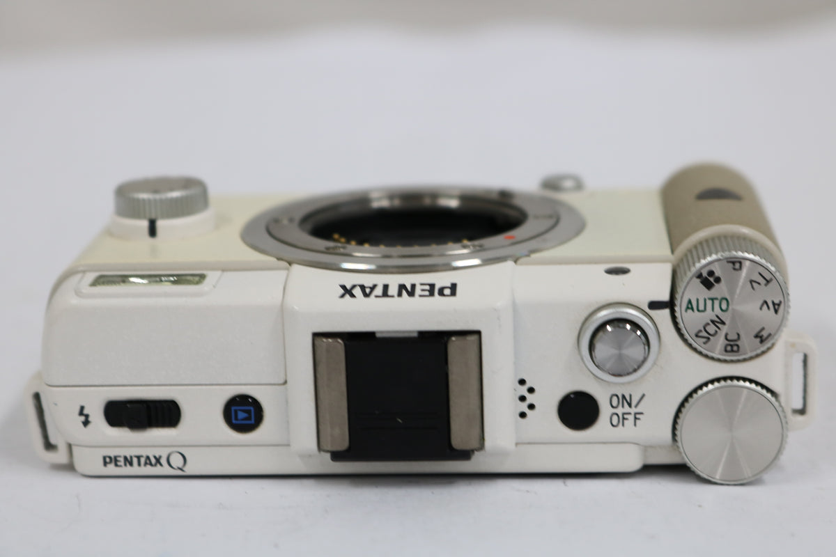 【シャッター3255回】ペンタックス Pentax Q ホワイト ミラーレス一眼 6