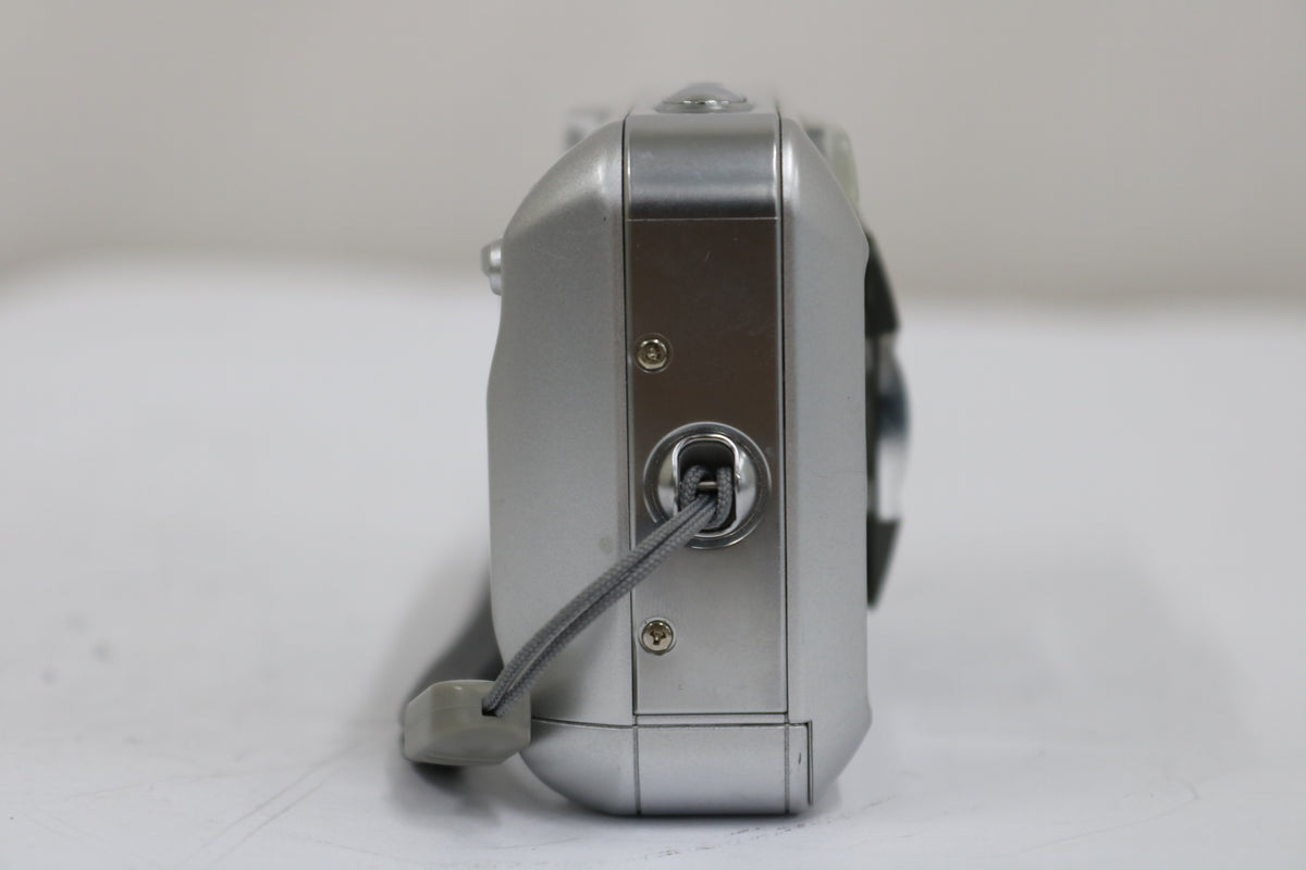 フジフィルム Fujifilm FINEPIX A330 3x コンパクトデジタルカメラ 3