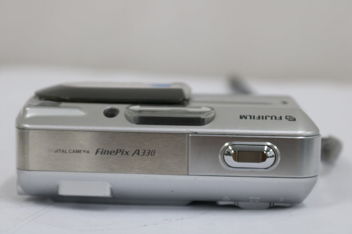 フジフィルム Fujifilm FINEPIX A330 3x コンパクトデジタルカメラ 6