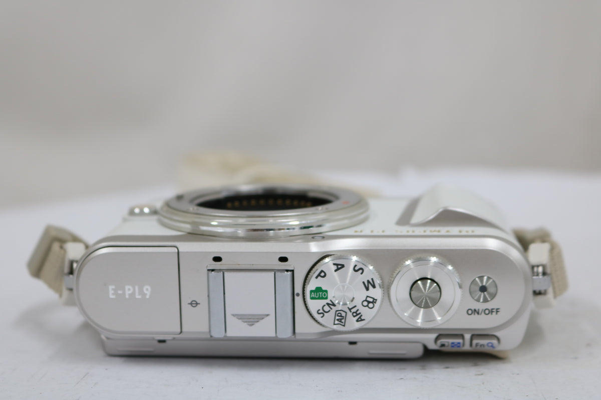 【シャッター1681回】オリンパス Olympus PEN E-PL9 ミラーレス一眼 6