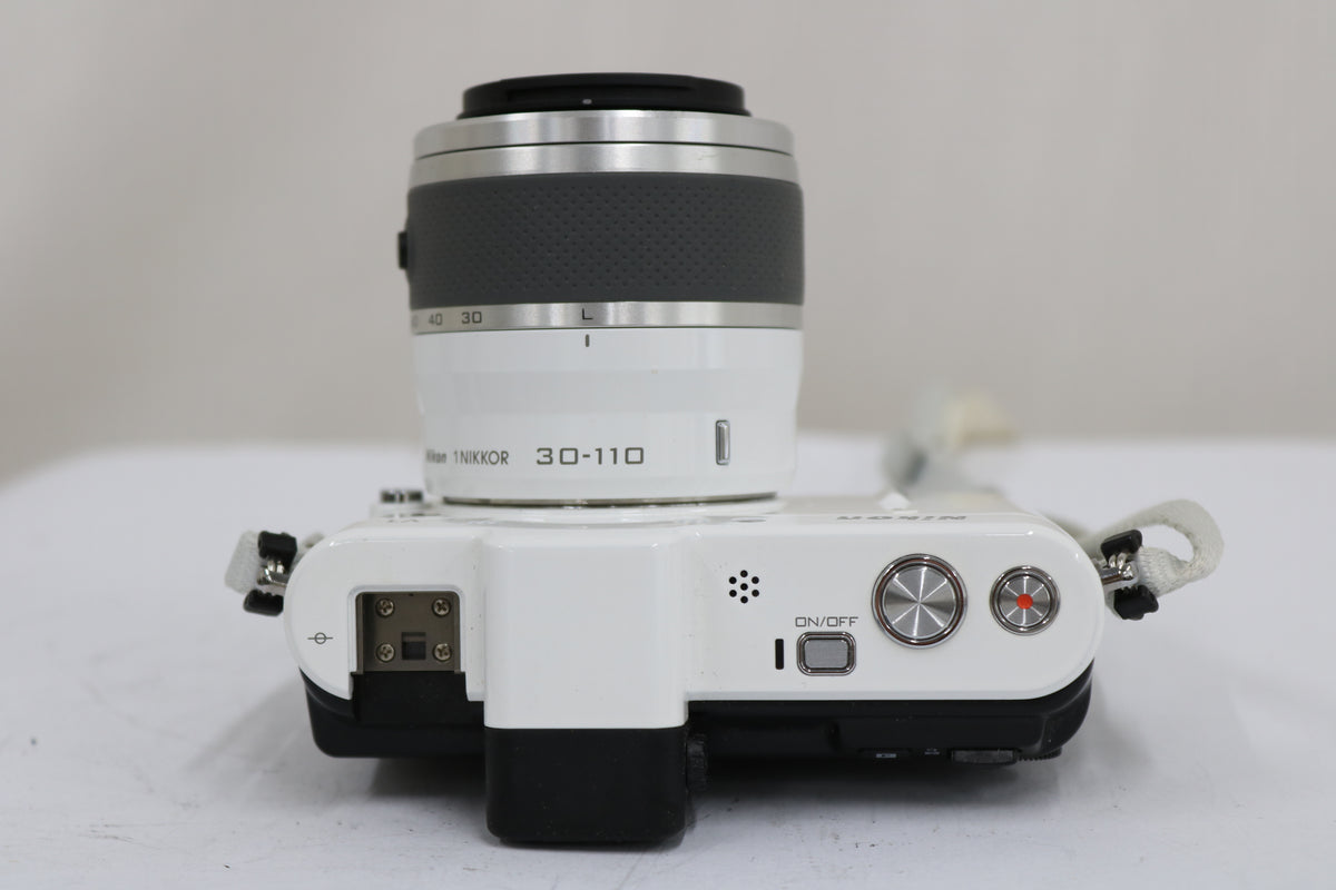 【シャッター6913回】ニコン Nikon 1 V1 ホワイト 1 NIKKOR 30-110mm F3.8-5.6 VR ミラーレス一眼 6