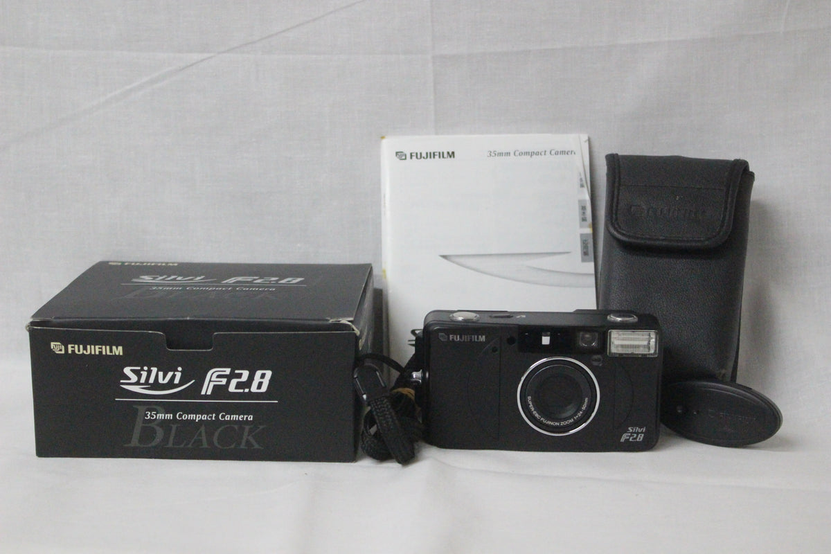 【元箱付き】フジフィルム Fujifilm Silvi F2.8 35mm F2.8 ブラック 付属品多数付き コンパクトカメラ 1