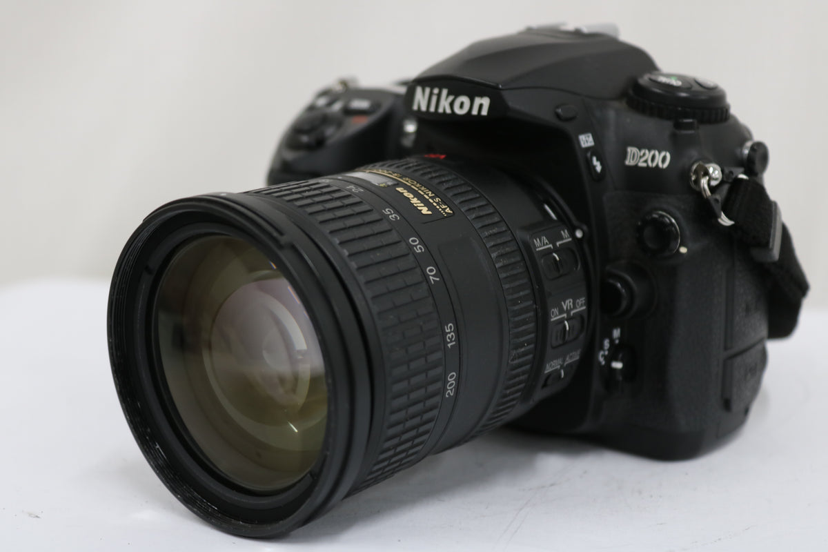 【シャッター6039回】ニコン Nikon D200 DX AF-S NIKKOR 18-200mm F3.5-5.6G ED デジタル一眼 1