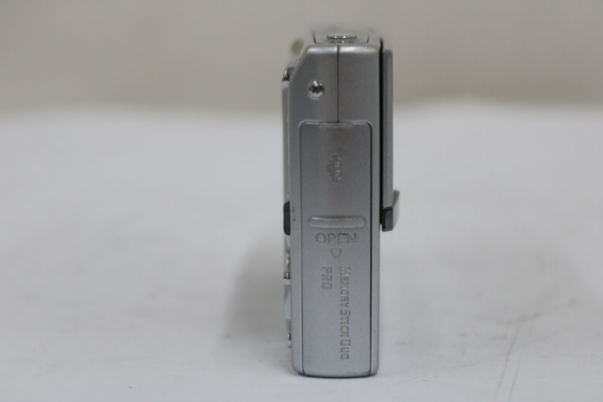 ソニー Sony Cyber-shot DSC-T9 3x バッテリー チャージャー付き コンパクトデジタルカメラ 3