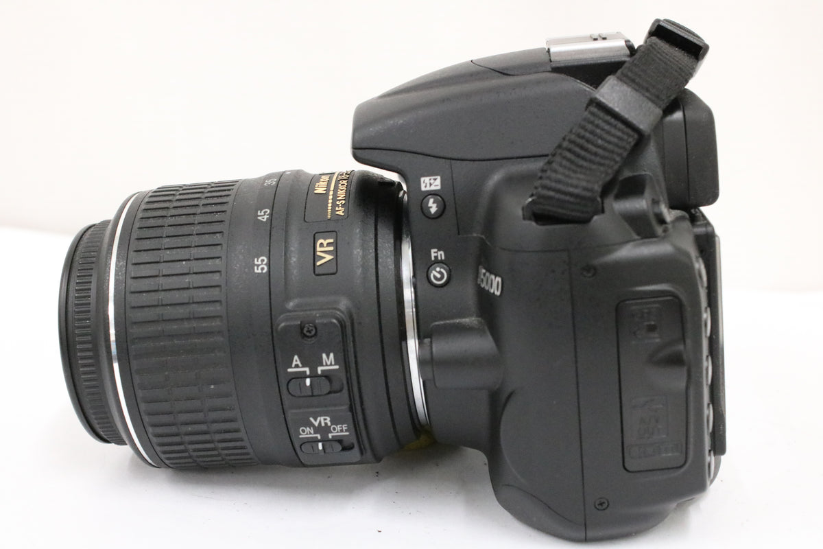 【シャッター664回】ニコン Nikon D5000 DX AF-S NIKKOR 18-55mm F3.5-5.6G VR デジタル一眼 3