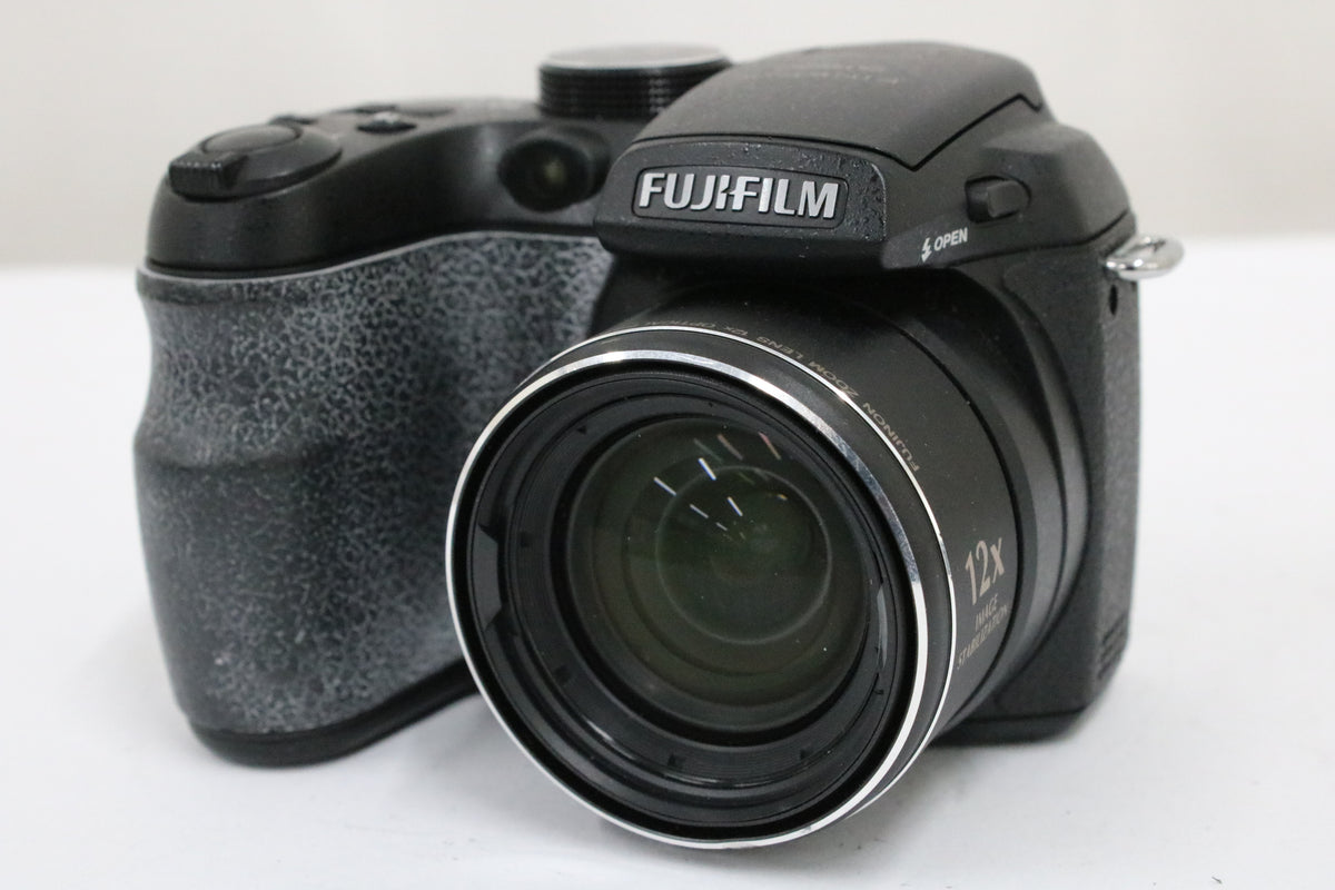【便利な単三電池で使用可】フジフィルム Fujifilm FINEPIX S1500 12x ブラック コンパクトデジタルカメラ 1