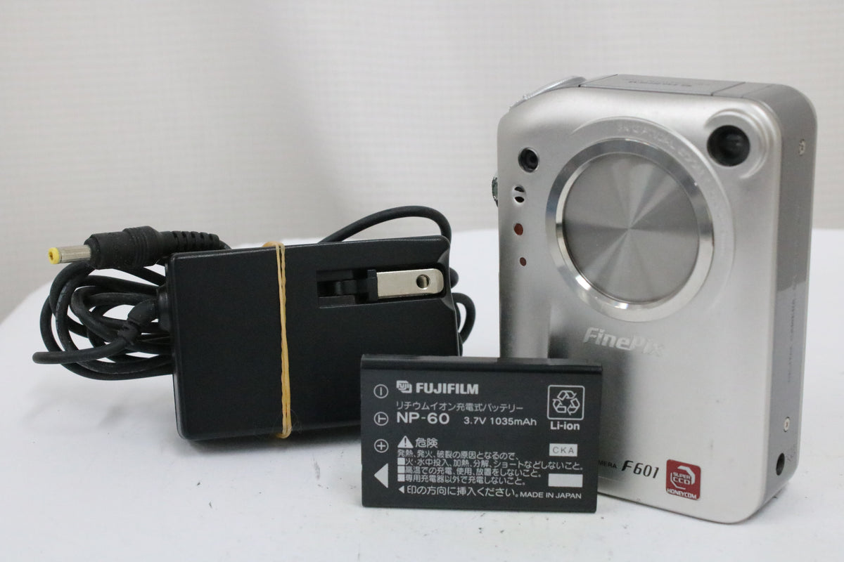 フジフィルム Fujifilm Finepix F601 3x バッテリー付き コンパクトデジタルカメラ 1