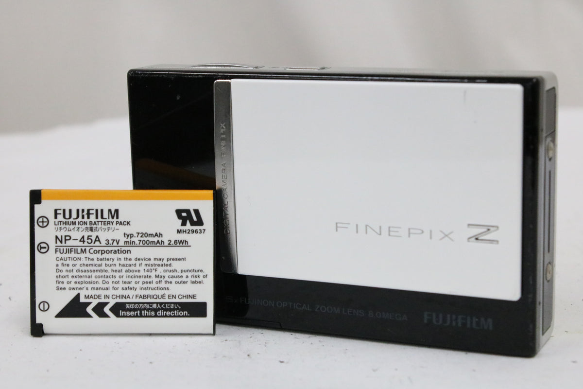 フジフィルム Fujifilm FINEPIX Z100fd 5x ホワイト&ブラック バッテリー付き コンパクトデジタルカメラ 1