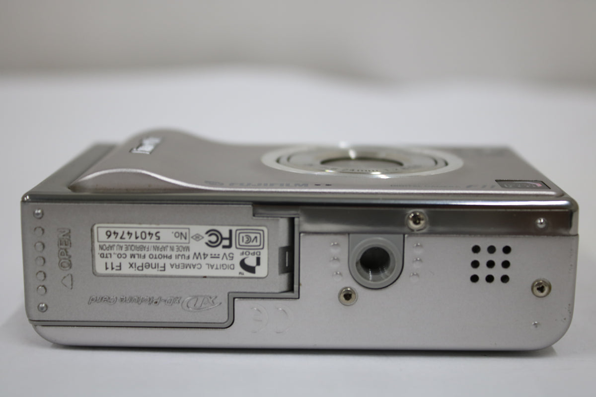 フジフィルム Fujifilm FINEPIX F11 3x バッテリー付き コンパクトデジタルカメラ 7