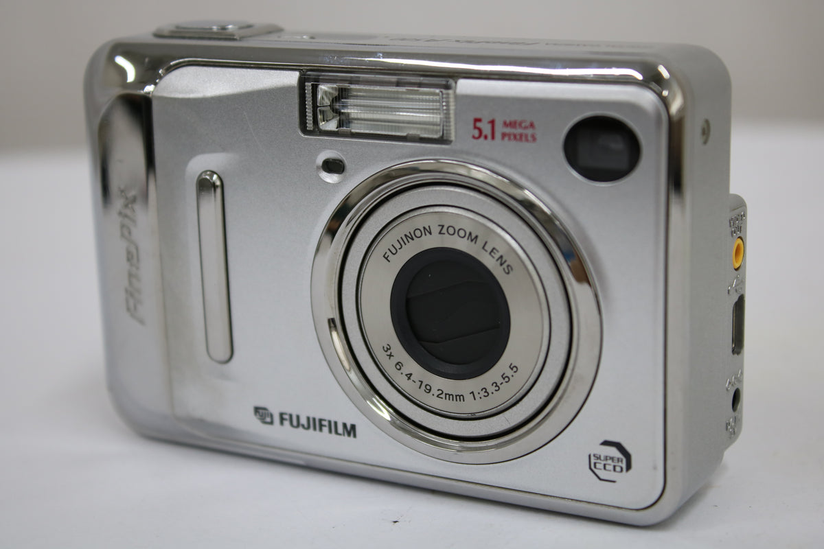 【便利な単三電池で使用可】フジフィルム Fujifilm FINEPIX A500 3x コンパクトデジタルカメラ 1