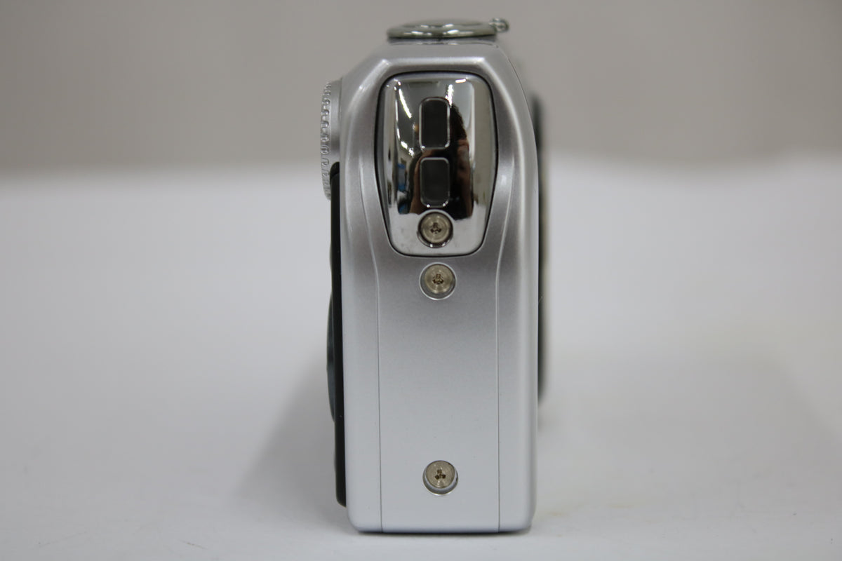 フジフィルム Fujifilm FINEPIX F40fd 3x バッテリー付き コンパクトデジタルカメラ 3
