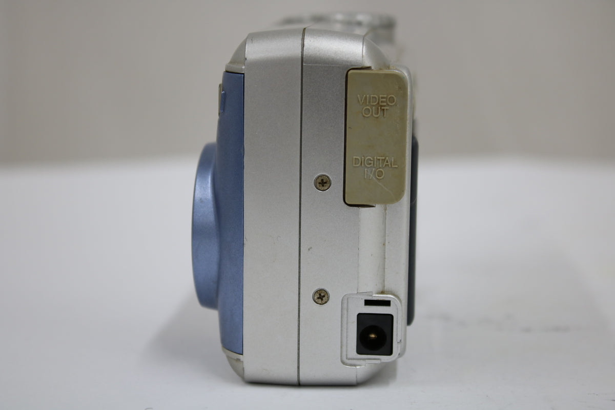 【便利な単三電池で使用可】ニコン Nikon COOLPIX 2000 コンパクトデジタルカメラ 5