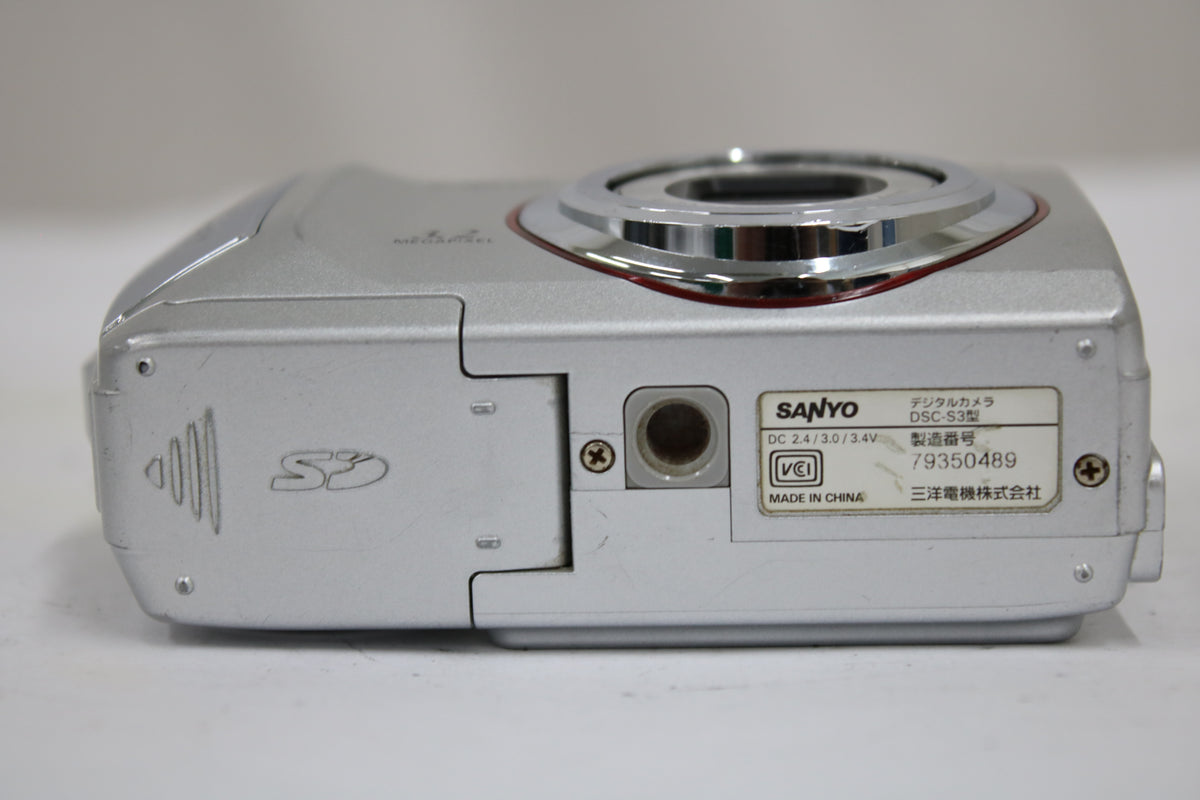 【便利な単三電池で使用可】サンヨー SANYO DSC-S3型 コンパクトデジタルカメラ 7