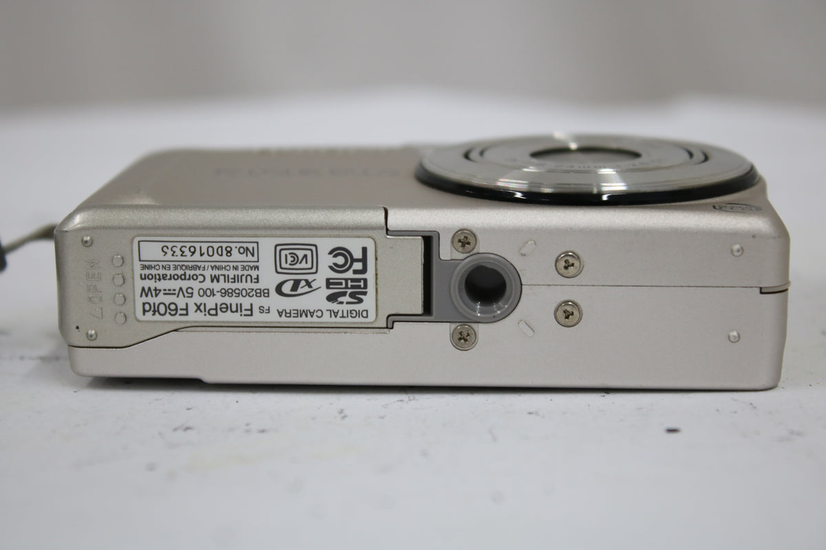 フジフィルム Fujifilm FINEPIX F60fd 3x ゴールド バッテリー付き コンパクトデジタルカメラ 7